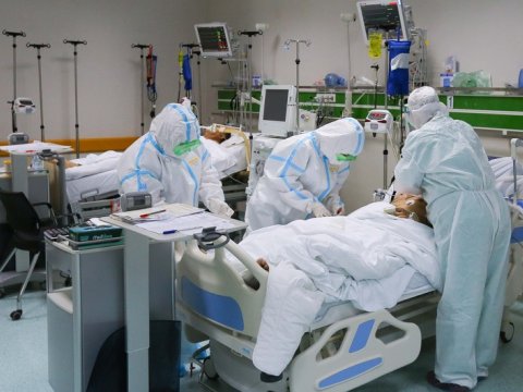 Hazırkı dövrdə məktəblər bağlana bilərmi?- Adil Qeybulla omikrondan DANIŞDI