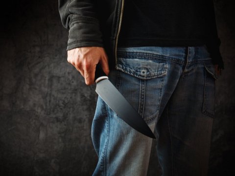 Şagird 11-ci sinif yoldaşı tərəfindən bıçaqlandı-Vəziyyəti ağırdır