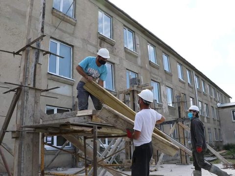 Ölkə üzrə 55 məktəbdə təmir-tikinti işləri aparılır  