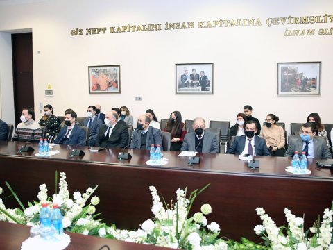 BMU-nun əməkdaşları bərpa olunan enerji mənbələri üzrə təlimlərdə iştirak edir  