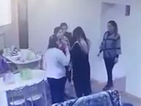  Valideynlə dalaşan tərbiyəçi işdən azad edildi