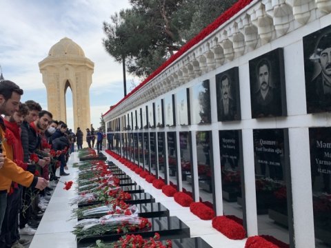 Əcnəbi tələbələr 20 Yanvar şəhidlərinin xatirəsini ehtiramla anıblar