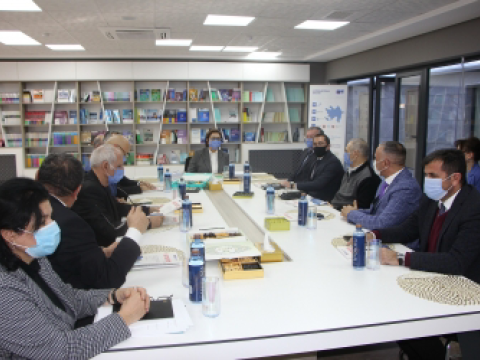 DİM Direktorlar Şurasının sədri təhsil ekspertləri ilə görüş keçirib