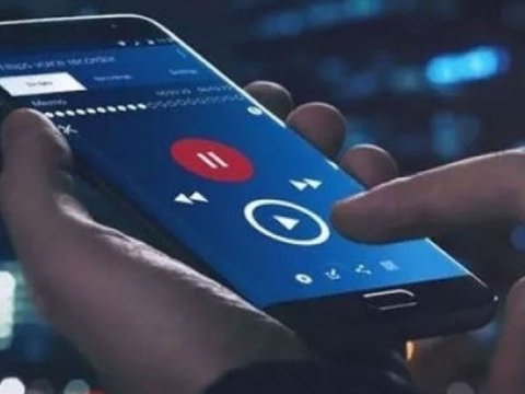 Məktəb direktoru müəllimdən rüşvət istədi - SƏS YAZISI  