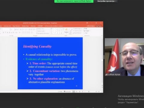 UNEC-də tədqiqat metodları ilə bağlı təlimlərə başlanılıb