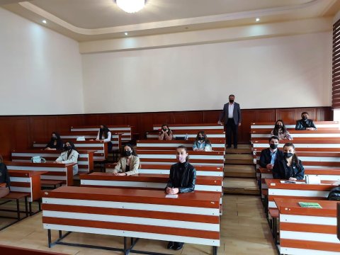 Koronavirusa yoluxma artır, universitetlərdə tədris necə təşkil olunacaq? - SORĞU  