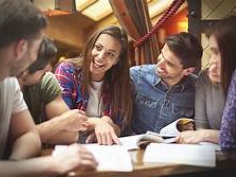 Universitet formallığı - Təcrübə bizə nəsə verirmi? -Prorektordan təhlil