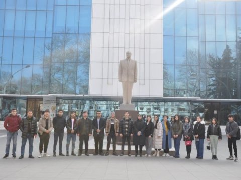 Mingəçevir Dövlət Universitetinin tələbələri Heydər Əliyev Mərkəzinə ekskursiya ediblər-FOTO
