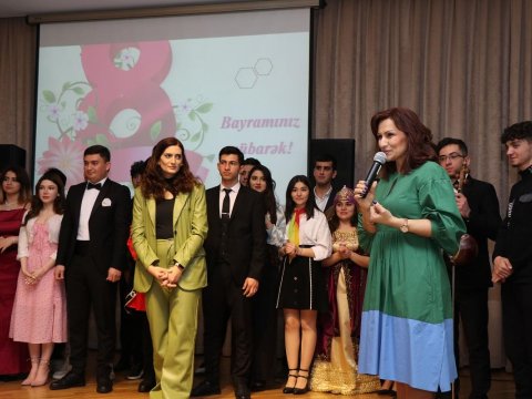 AZMİU-da yaddaqalan TƏDBİR: Poladlaşan Azərbaycan qadınlarına “8 Mart” təbriki...- FOTOLAR  