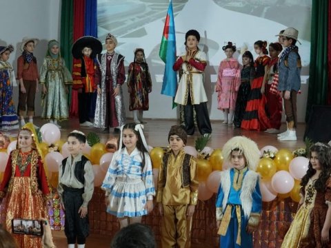 45 nömrəli  məktəbdən  8 Martla bağlı tam fərqli  tədbir -  Maraqlı tamaşanın  VİDEOSU