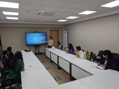 Xüsusi qabiliyyət imtahanlarında iştirak edən nəzarətçilər üçün təlim keçirilib