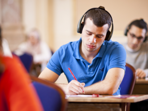 Buraxılış imtahanında DİNLƏMƏ PROBLEMİ-Şagirdlər cavablandırmaqda çətinlik çəkir