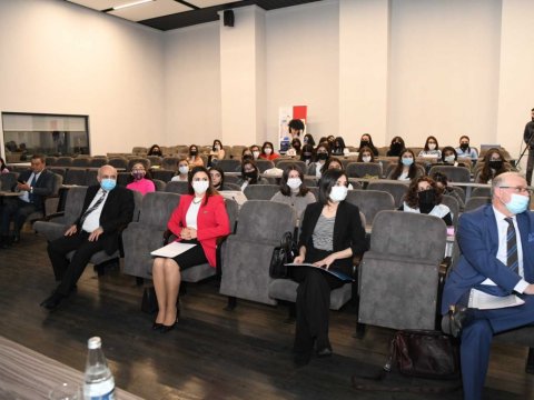 “Ali təhsil, tədqiqat və innovasiyalar üzrə qlobal Avropada qadınlar elmdə” mövzusunda müzakirələr aparılıb