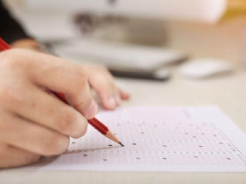 Bu gün 27 minədək şagird buraxılış imtahanı verəcək