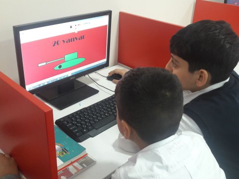 Dərsliklərin keyfiyyəti pis deyil, ancaq əlavə vəsaitlər zəruridir-Müəllim dəyərləndirməsi