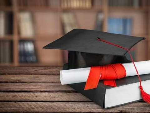 Tələbələr buraxılış işi və ya  dövlət imtahanını özləri könüllü  seçə bilərlər- Prorektordan izah 