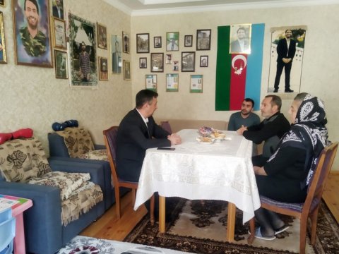 ADNSU-nun şəhid məzunlarının ailələri ziyarət olunub  