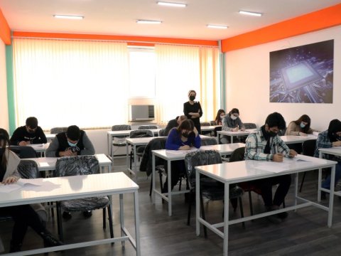 AzTU tələbələri  “STDC”nin təlimlərində iştirak üçün imtahan verib