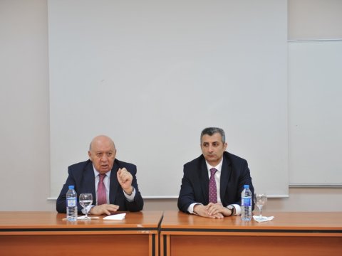 BMU-da üç fakültə üzrə qrup birinciləri olan tələbələr mükafatlandırılıb  