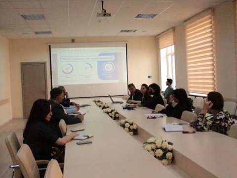Təhsil tələbə kreditləri ilə bağlı müzakirələr aparılıb  