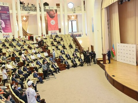 Təhsil naziri “Code Academy”nin məzunu olan AzTU tələbələrinə diplomları təqdim edib-FOTO