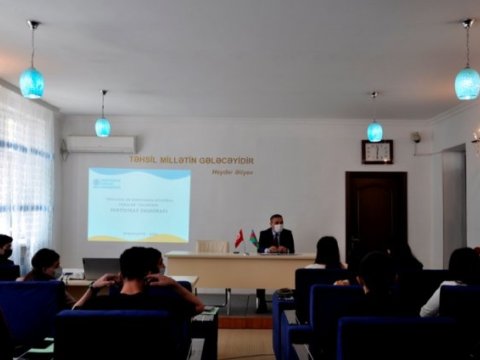 MDU-da tələbələrə sertifikatlar təqdim olunub-FOTO
