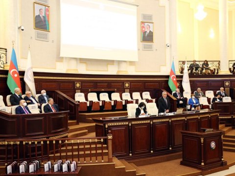 AMEA: Rəyasət Heyəti Aparatının sıravi işçiləri direktorlardan çox maaş alır