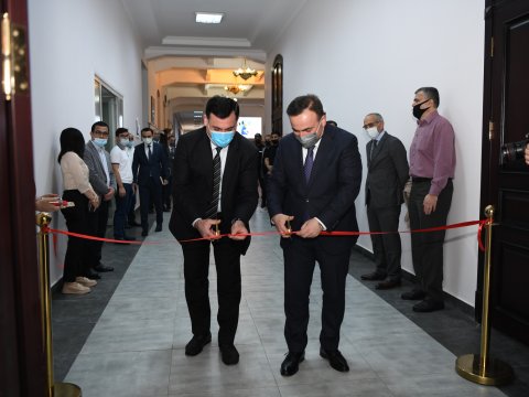 bp ADNSU -nun mətbəəsinə müasir avadanlıqlar hədiyyə edib
