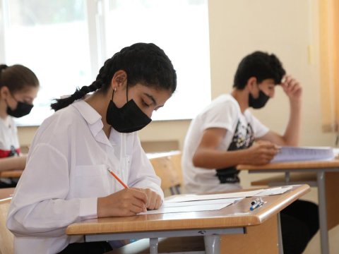 19 mindən çox şagird buraxılış imtahanı verdi