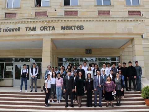 AzTU əməkdaşlarının XI sinif şagirdləri ilə görüşləri davam edir