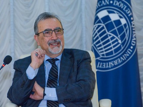 Dünya şöhrətli alimlər UNEC-in müəllim və tələbələri ilə görüşüblər