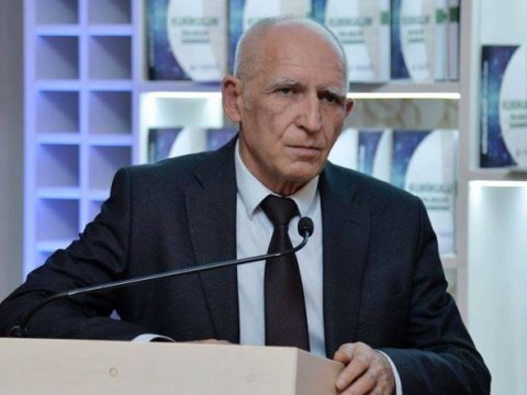 “Şagirdləri   “Georgi lenti”  və rus hərbçilərinə məxsus beretlərlə  görüntüləmək yolverilməzdir”- Nadir İsrafilov 