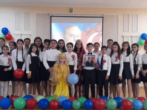 Paytaxt məktəblərində ulu öndərə həsr olunmuş tədbirlər keçirilib