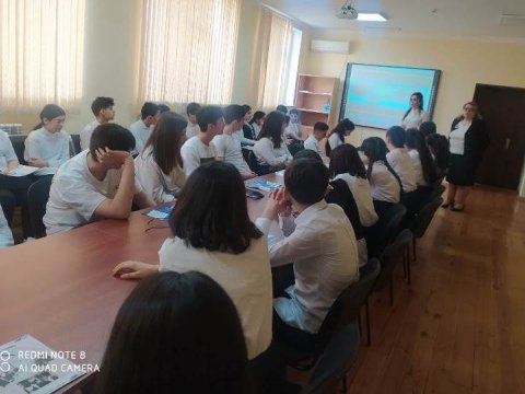 UNEC-in nümayəndələri Bakı məktəblərində olublar-FOTO