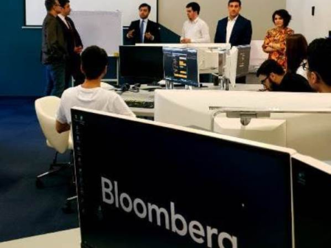 ADA Universitetinin nümayəndələri UNEC-in Bloomberg Maliyyə Laboratoriyasında-FOTO