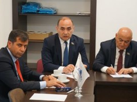 Təhsildə hansı problemlər yaşanır?-Deputat və jurnalistlərin qarşılıqlı müzakirəsi-REPORTAJ