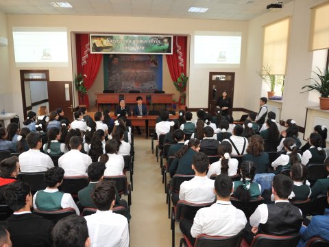 Şagirdlər ikili diplom proqramı ilə bağlı maarifləndirilir  