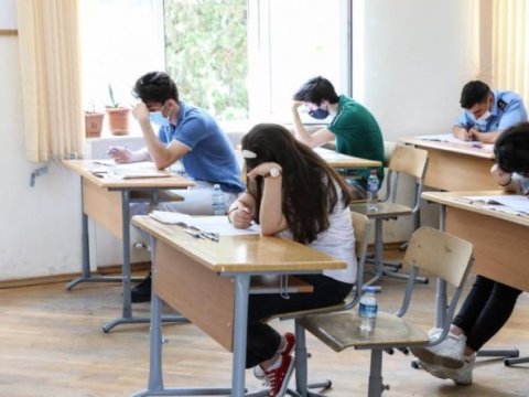 İmtahanda iştirak edən ən yaşlı abituriyent 1961-ci ildəndir