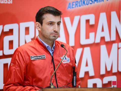 Selçuk Bayraktara fəxri doktor adı verildi