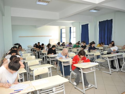BMU-da yaz semestrinin imtahan sessiyası başlayıb     