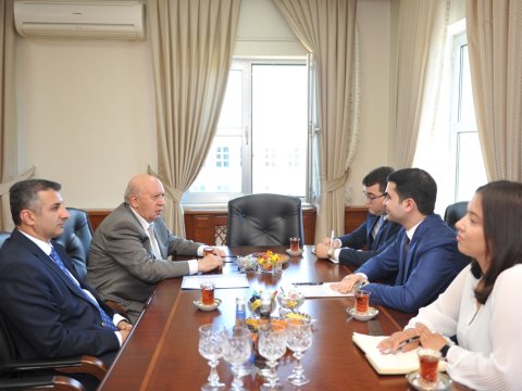 BMU-nun rektoru YAP Gənclər Birliyinin üzvləri ilə görüşüb