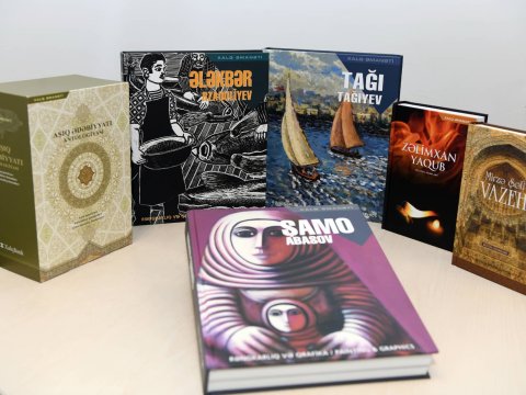 Azİİ e-Kitab Evinin fonduna yeni kitablar hədiyyə olunub