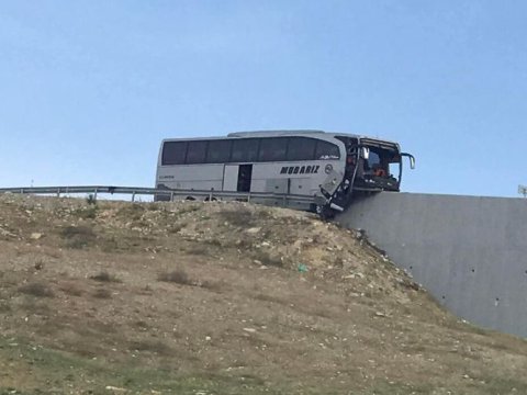 Məktəbliləri qəzaya salan sürücü hadisə anından danışdı -VİDEO
