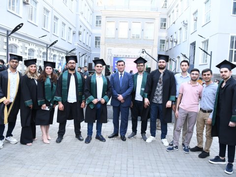 Azərbaycan-Fransız Universitetində Məzun günü keçirilib  
