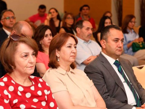 “AzEdu təhsil portalı bu vəsaiti tam zamanında çap etdi”- Mehriban Vəliyeva