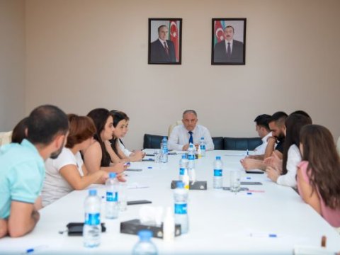 AzTU-nun rektoru bir qrup tələbə və əməkdaşla görüşüb