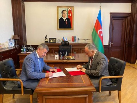 AzTU ilə Almetyevsk Dövlət Neft İnstitutu arasında əməkdaşlıq müqaviləsi imzalanıb-FOTO
