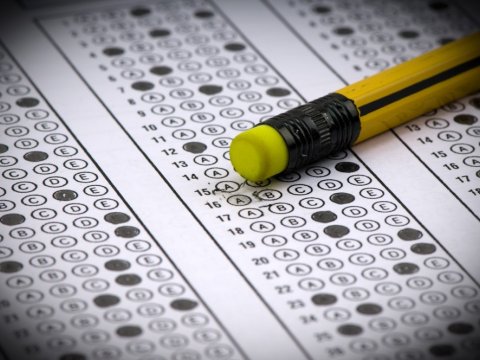 Qəbul imtahanlarından narazılıq: “Fənlərin sayı azaldılsın, təhsil müddəti üç il olsun” – FOTO