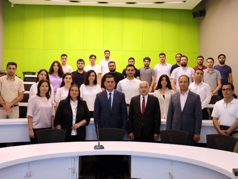 ADNSU-nun rektoru UFAZ ilk magistr məzunları ilə görüşüb