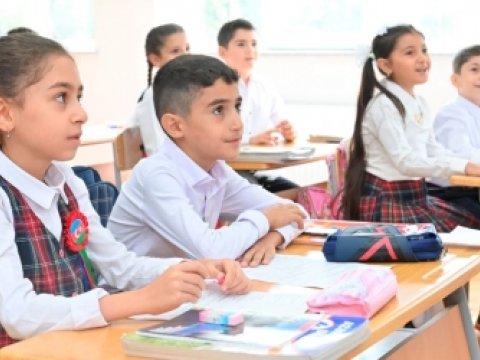 Şagirdlərin elektron yerdəyişməsi davam edir